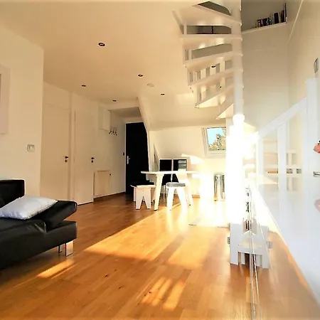 Duplex élégance: Luxe 4* Avec Tennis Et Piscine