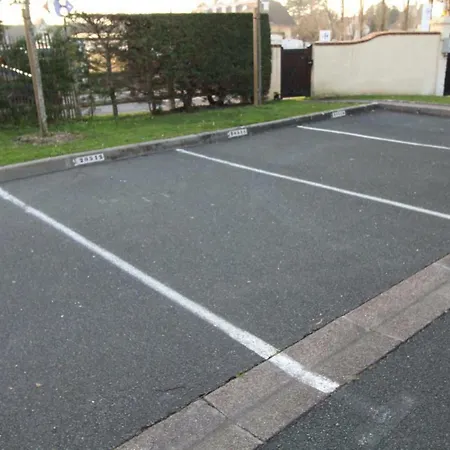 Duplex élégance: Luxe 4* Avec Tennis Et Piscine * Deauville