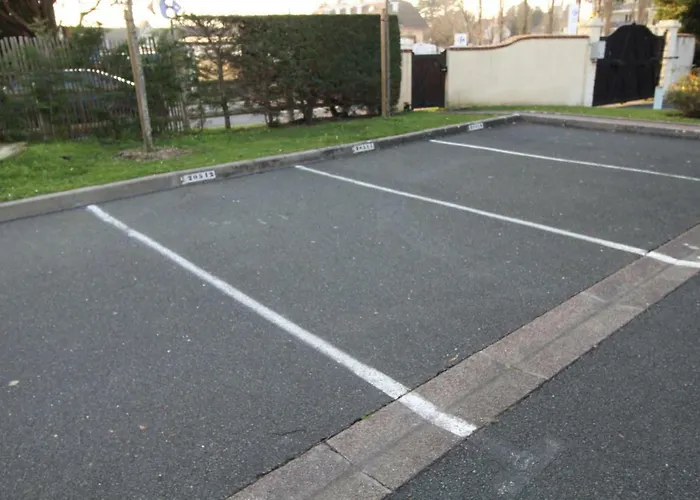 Cadre Exceptionnel: Duplex Classe 4**** Tennis, Piscine, Parking, Linge Inclus, Wifi, Materiel Bebe, Proximite Centre * Deauville